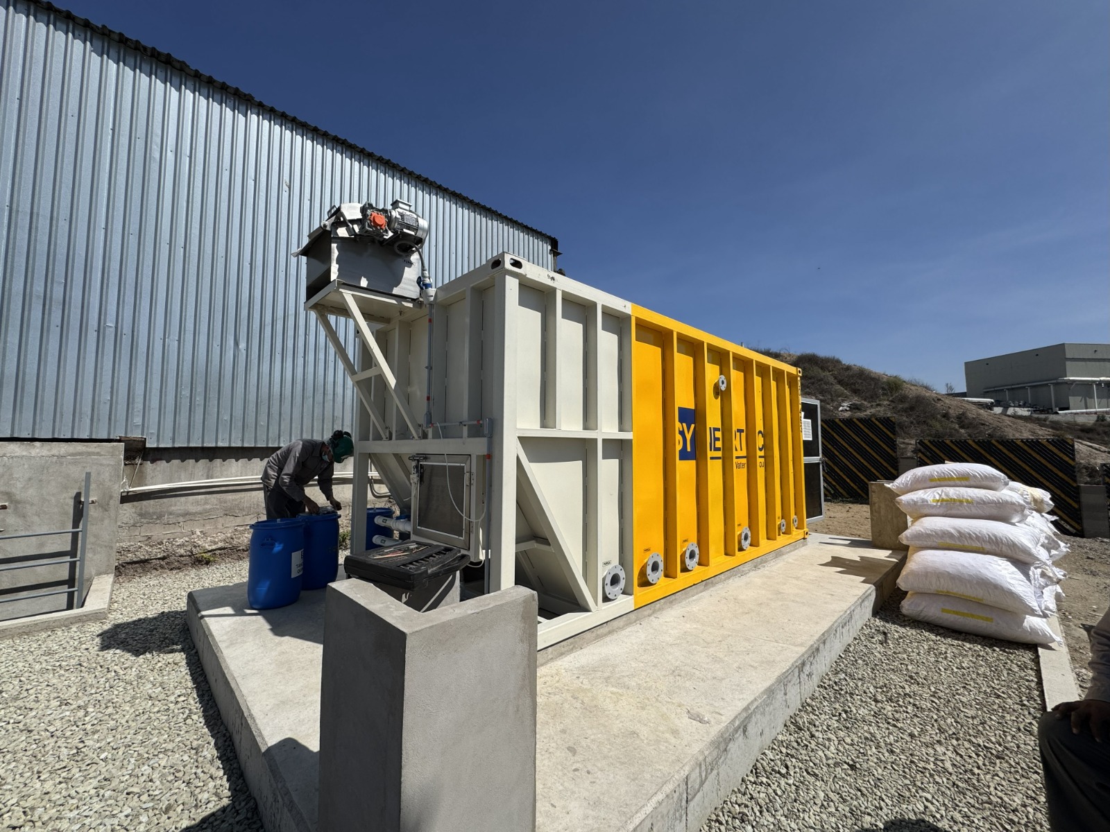 Planta contenedorizada para tratamiento de aguas residuales y agua potable COD 463: DESERT KING